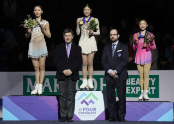 [현장 스케치] 이해인(세화여고)-김예림(단국대), 2023 ISU 피겨스케이팅 사대륙선수권 대회 시상식