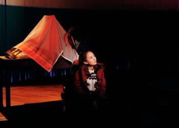 연극 ‘눈을 뜻하는 수백 가지 단어들’ 관객들의 따뜻한 응원 속 성료