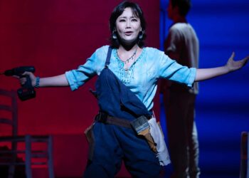 [현장스케치] 신영숙, 두 팔 벌리고~