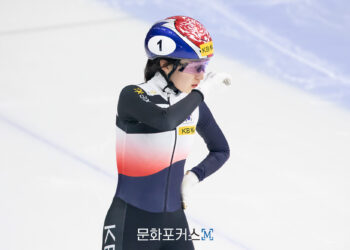 최민정 세계 쇼트트랙 선수권 여자 1,000m 은메달