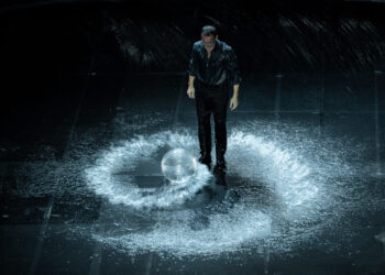 전 세계를 매료시킨 거장 디미트리스 파파이오아누, 6년만에 신작 ‘잉크’로 내한. 아시아 첫선