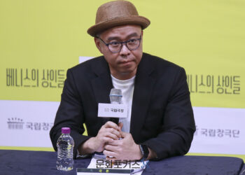 [현장스케치] 김은성 극작가, 진지한 표정