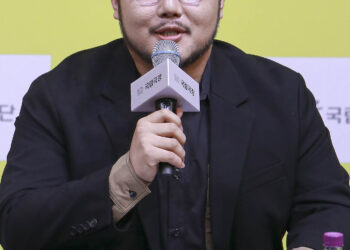 [현장스케치] 김은성 극작가, 진지한 표정