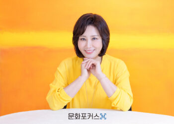 [포토] 배우 신영숙, “많이 보러와 주세요”