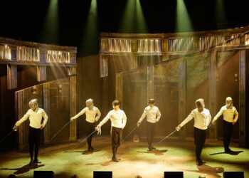 창작 뮤지컬 ‘비더슈탄트’, 밀도 높은 펜싱 액션과 업그레이드된 재연 무대로 프리뷰 성료