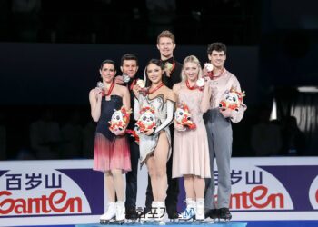 [현장스케치] 2023 ISU 피겨스케이팅 시니어 그랑프리 파이널 아이스댄스 시상식