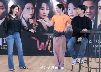 [현장스케치] 최수영, 연극 첫 도전