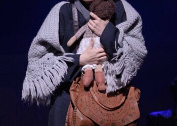 [현장스케치] 강은일, 반짝이는 불빛