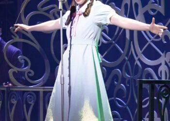 [현장스케치] 강은일, 반짝이는 불빛