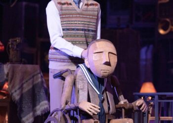 [현장스케치] 강은일, 반짝이는 불빛