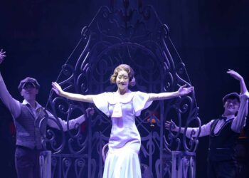 [현장스케치] 강은일, 반짝이는 불빛