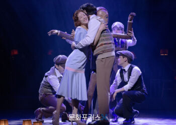 [현장스케치] 강은일, 반짝이는 불빛