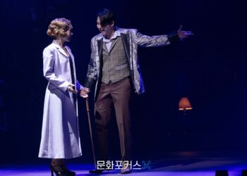 [현장스케치] 강은일, 반짝이는 불빛