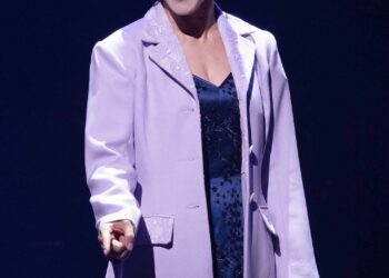 [현장스케치] 강은일, 반짝이는 불빛