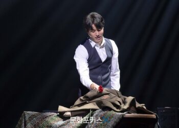 [현장스케치] 강은일, 반짝이는 불빛