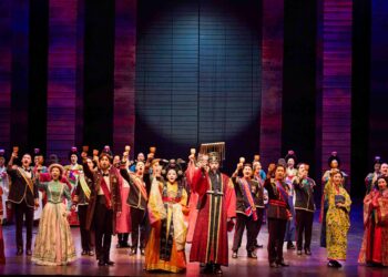 [리뷰] 뮤지컬 <명성황후> 운명을 거스른 여인, 시대의 그림자 속에 피어난 빛