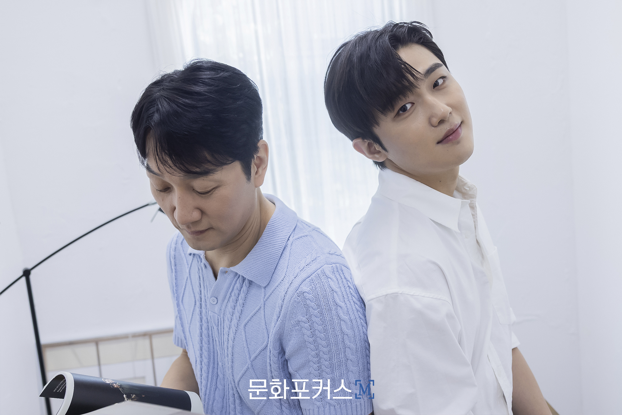 연극 '킬 미 나우'에 '제이크'와 '조이'역으로 출연 중인 배우 '이석준'과 '이석준' | 사진 = 이지윤