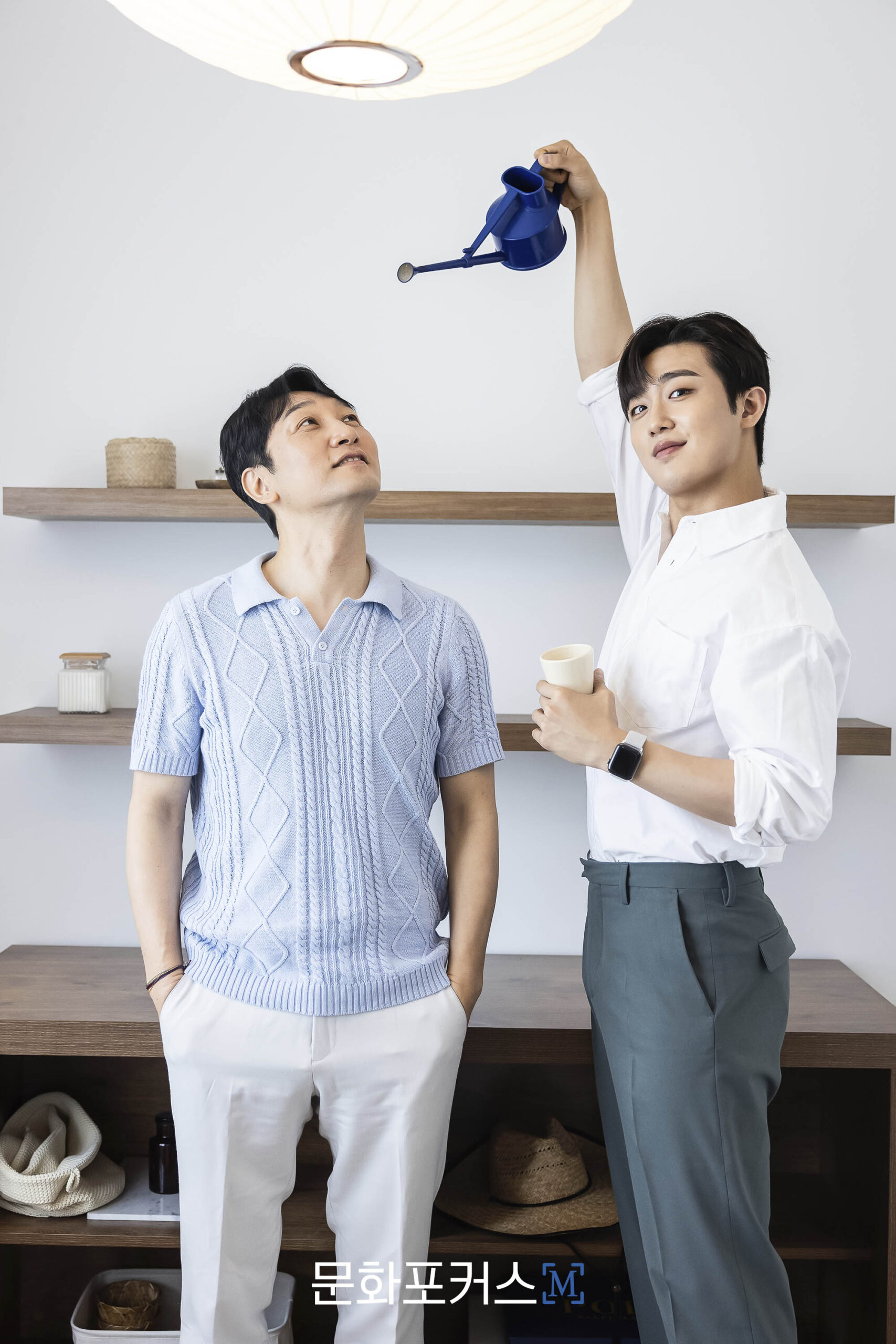 연극 '킬 미 나우'에 '제이크'와 '조이'역으로 출연 중인 배우 '이석준'과 '이석준' | 사진 = 이지윤