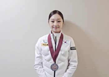 첫 시니어 무대서 3위… 피겨 신지아, ISU 크랜베리컵 동메달 획득