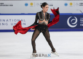 [현장스케치] 메디슨 척-에반 베이츠, 2025 ISU 피겨 스케이팅 그랑프리 시리즈 컵 오브 차이나 프리 댄스 연습