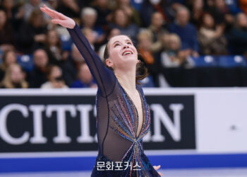 [현장스케치] 윤아선 “프리에서는 마음 편히”… 치바 모네(일본), GP 스케이트 캐나다 쇼트 1위