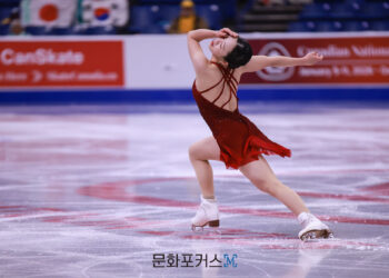 [현장스케치] 윤아선, 2025 ISU 피겨 스케이팅 그랑프리 시리즈 스케이트 캐나다 쇼트 프로그램 연습