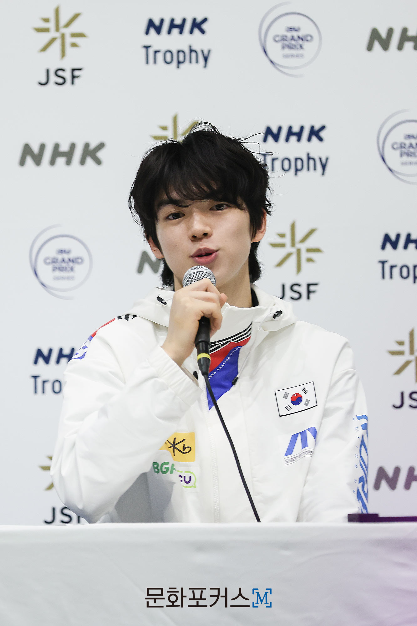 프레스 컨퍼런스에 참석 중인 차준환 | 사진 = 김현진