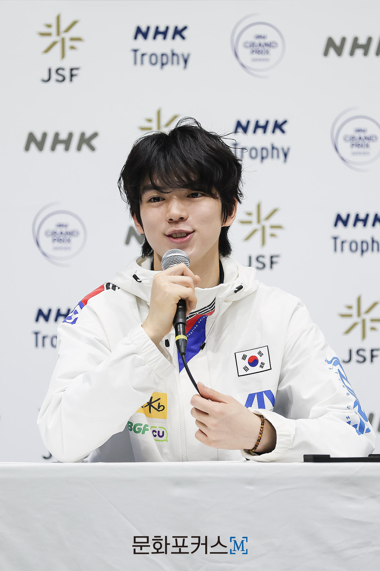 프레스 컨퍼런스에 참석 중인 차준환 | 사진 = 김현진