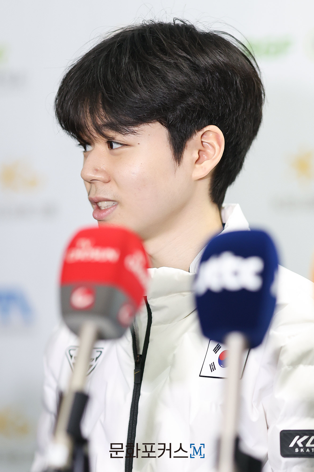 2025 전국남녀 피겨스케이팅 회장배 랭킹대회에서 3위에 입상한 서민규(경신고)가 인터뷰에 응하고 있다 | 사진= 김현진 기자