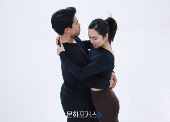 [현장스케치] 임해나-권예, 2025 전국남녀 피겨스케이팅 회장배 랭킹대회 공식연습