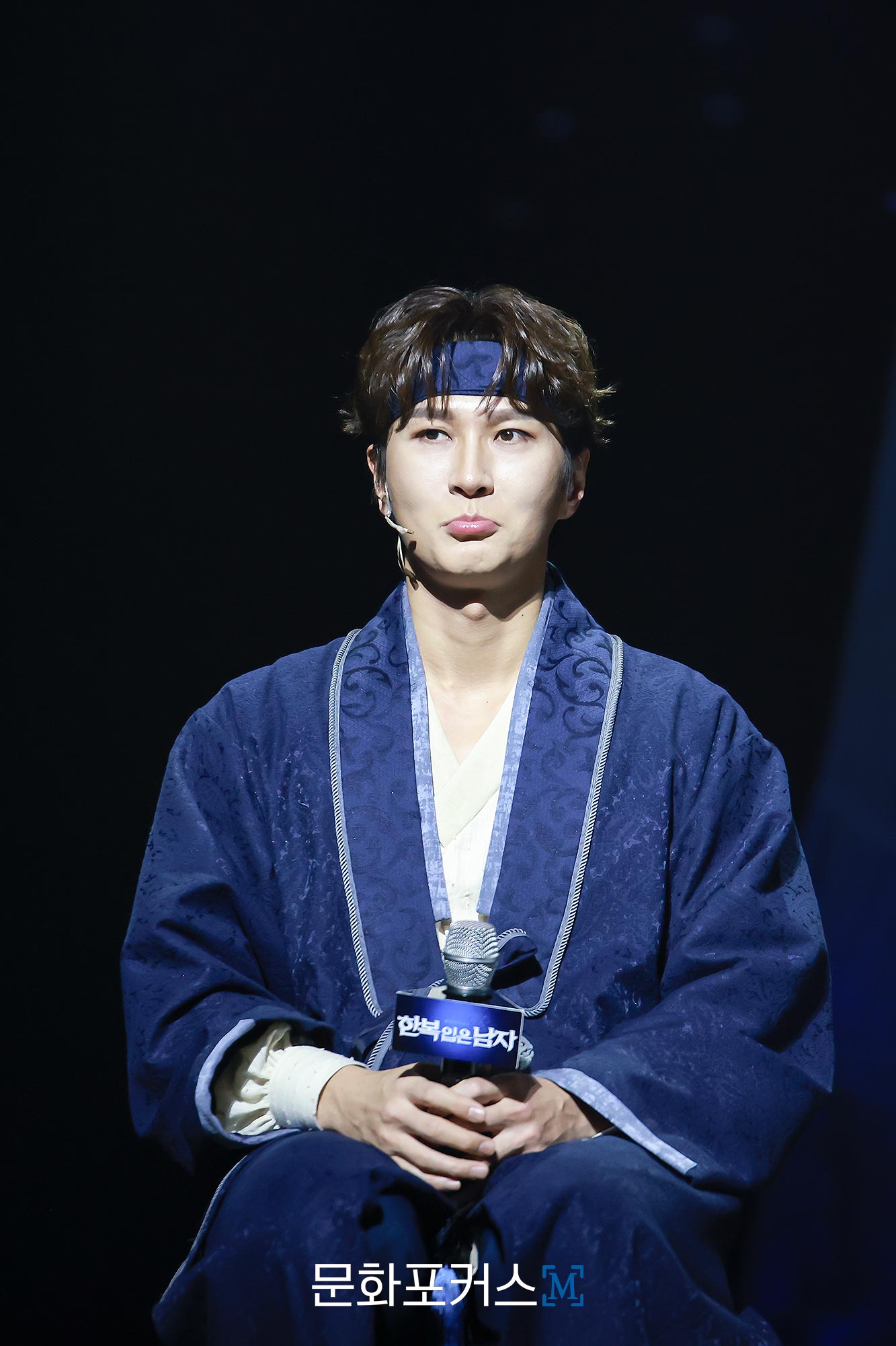 12월 9일 충무아트센터 대극장에서 진행된 뮤지컬 〈한복 입은 남자〉기자회견에서 영실 역의 배우 박은태가 포즈를 취하고 있다.|사진=박지민