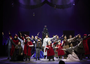 [리뷰] 이유 있는 전석 매진! 뮤지컬 <크리스마스 캐럴>, 오늘의 변화가 내일을 바꾼다!