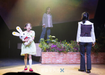 [현장스케치] 김아진-루나, 인터뷰하는 말리