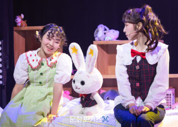 [현장스케치] 김아진-루나, 인터뷰하는 말리