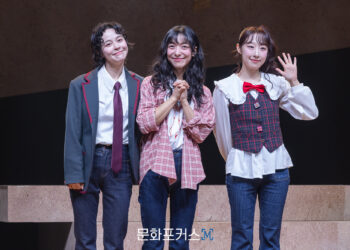 [현장스케치] 김아진-루나, 인터뷰하는 말리