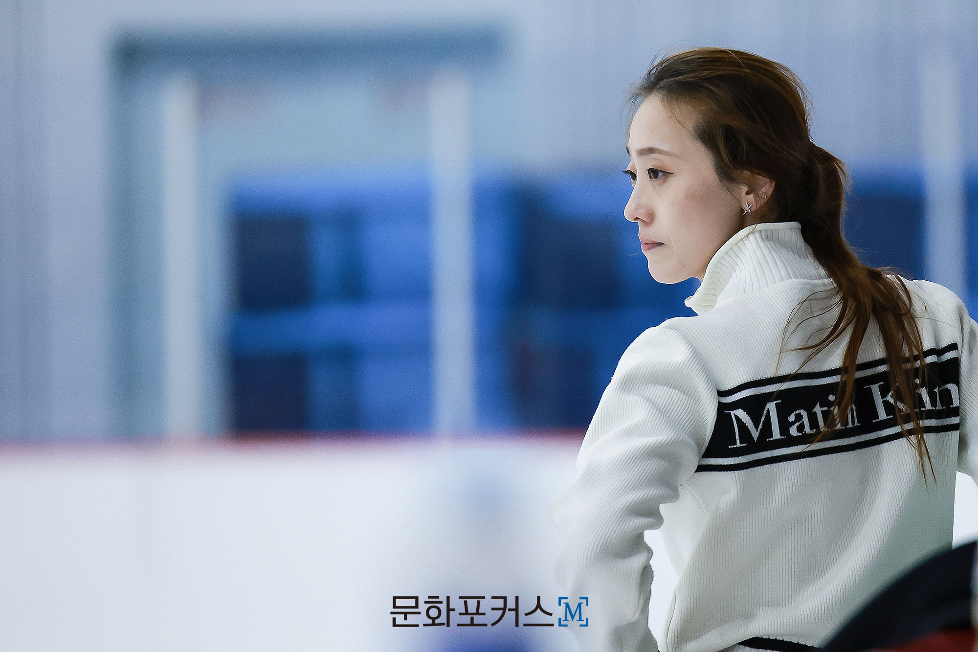 피겨스케이팅 안무를 지도 중인 신예지 | 사진 = 박지민