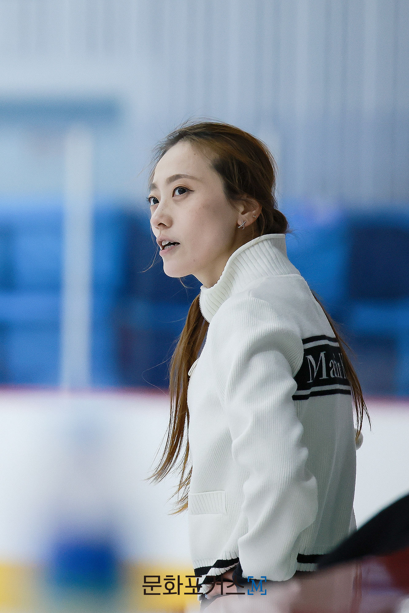 피겨스케이팅 안무를 지도 중인 신예지 | 사진 = 박지민