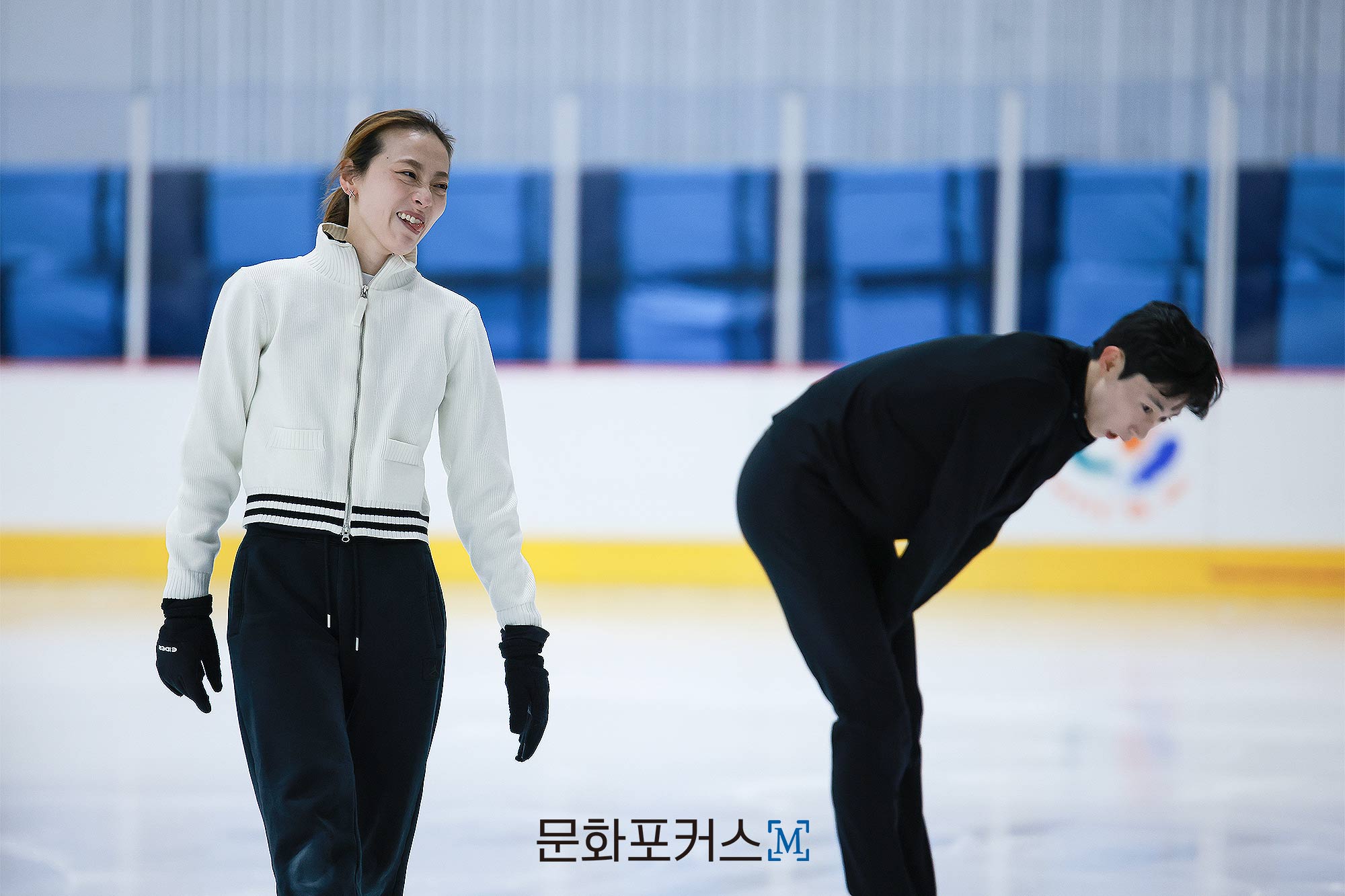 피겨스케이팅 안무를 완성하고 있는 신예지와 이시형 | 사진 = 박지민
