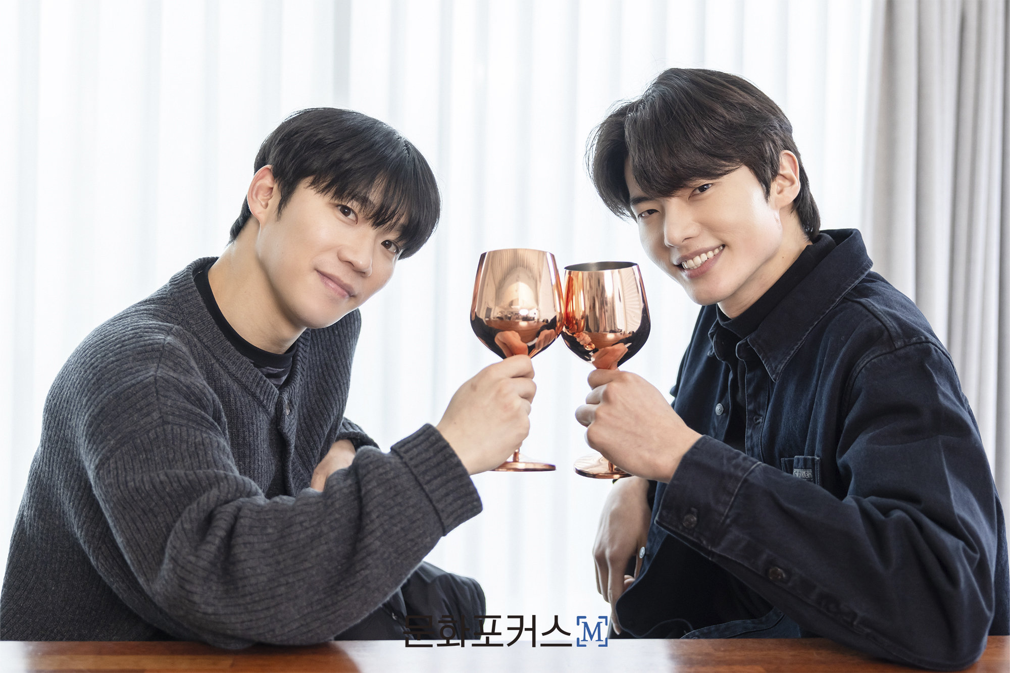 연극 '엘시노어'에 출연 중인 배우 허영손과 강은빈 | 사진 = 이지윤 기자