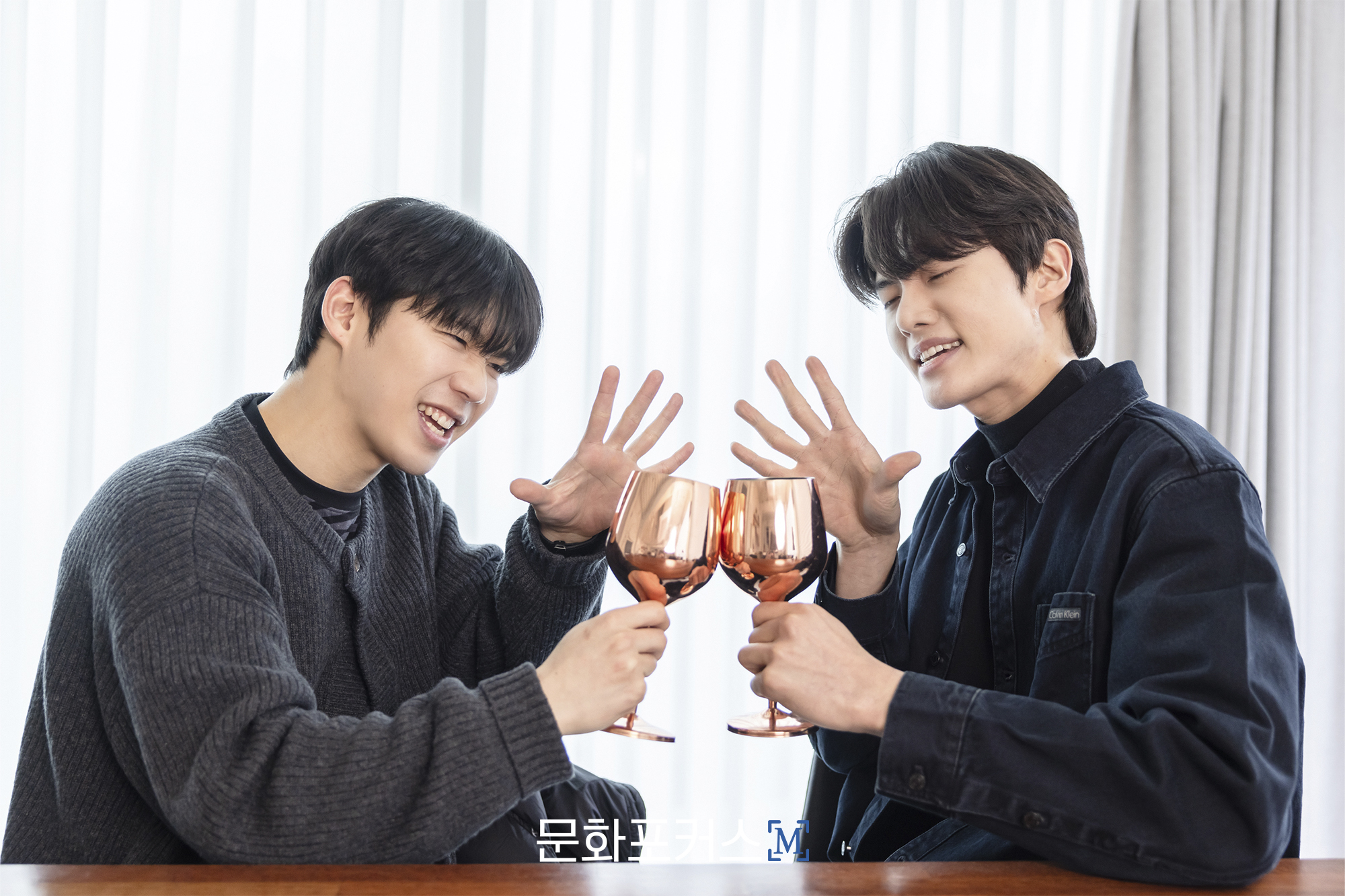 연극 '엘시노어'에 출연 중인 배우 허영손과 강은빈 | 사진 = 이지윤 기자