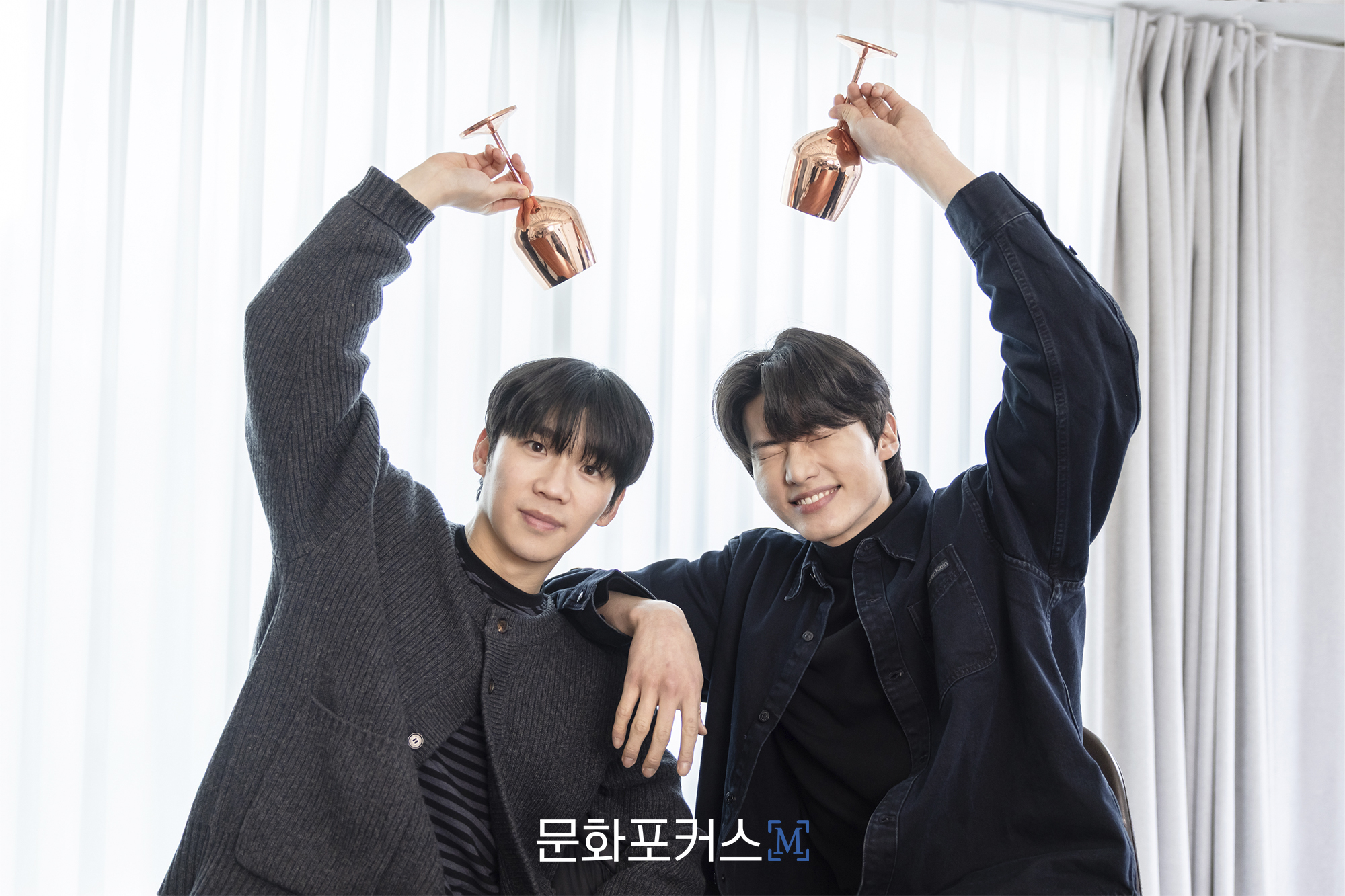 연극 '엘시노어'에 출연 중인 배우 허영손과 강은빈 | 사진 = 이지윤 기자