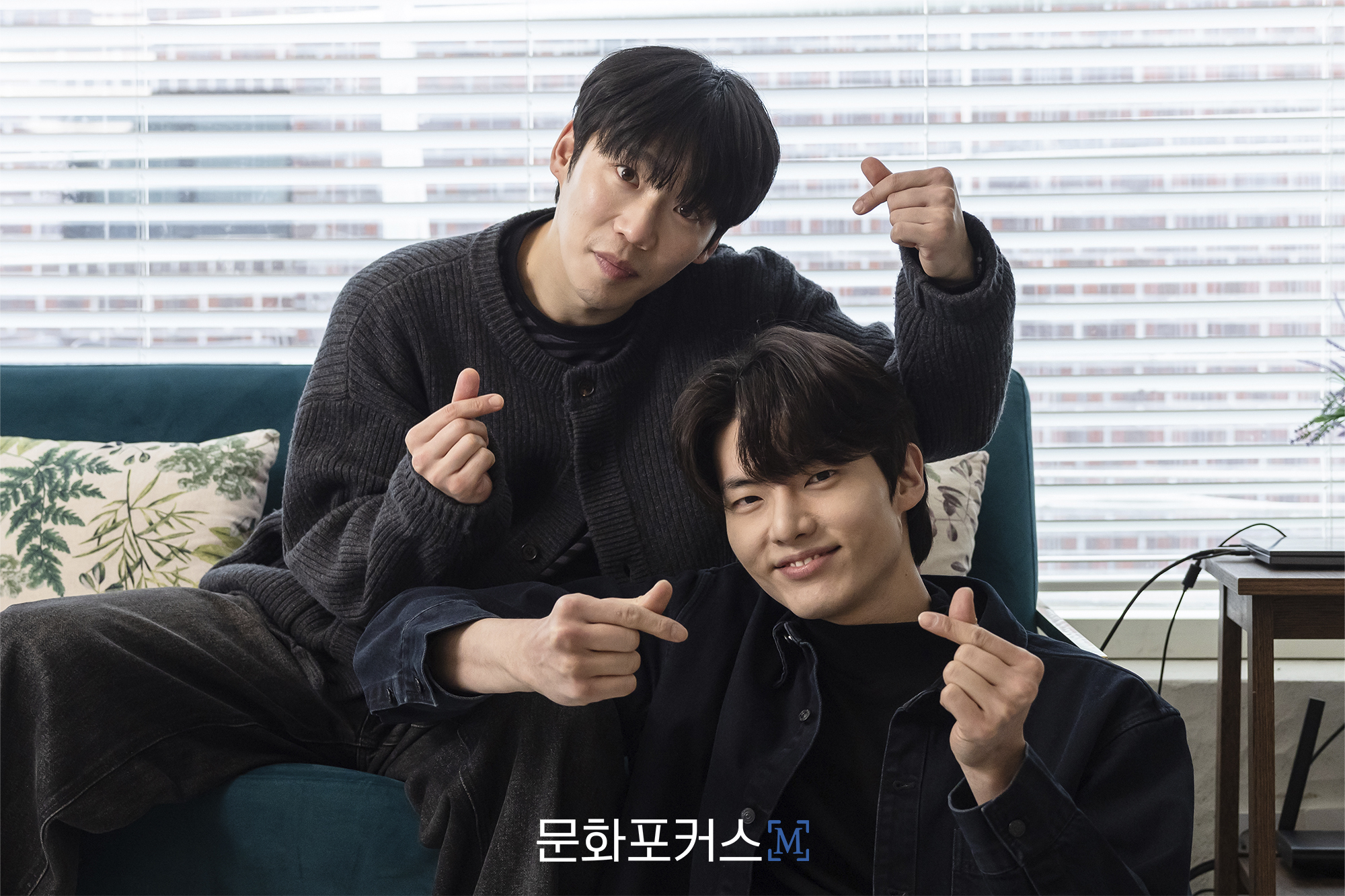 연극 '엘시노어'에 출연 중인 배우 허영손과 강은빈 | 사진 = 이지윤 기자